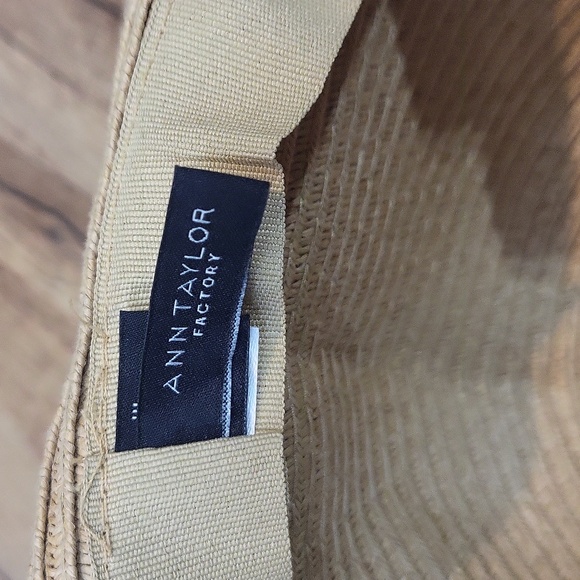 ANNE TAYLOR FACTORY Tan Floppy Woven Sun Hat - Picture 7 of 11